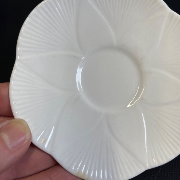 Classic White Shelley Dainty Tea Cups & Saucers - Picture 3 of 10